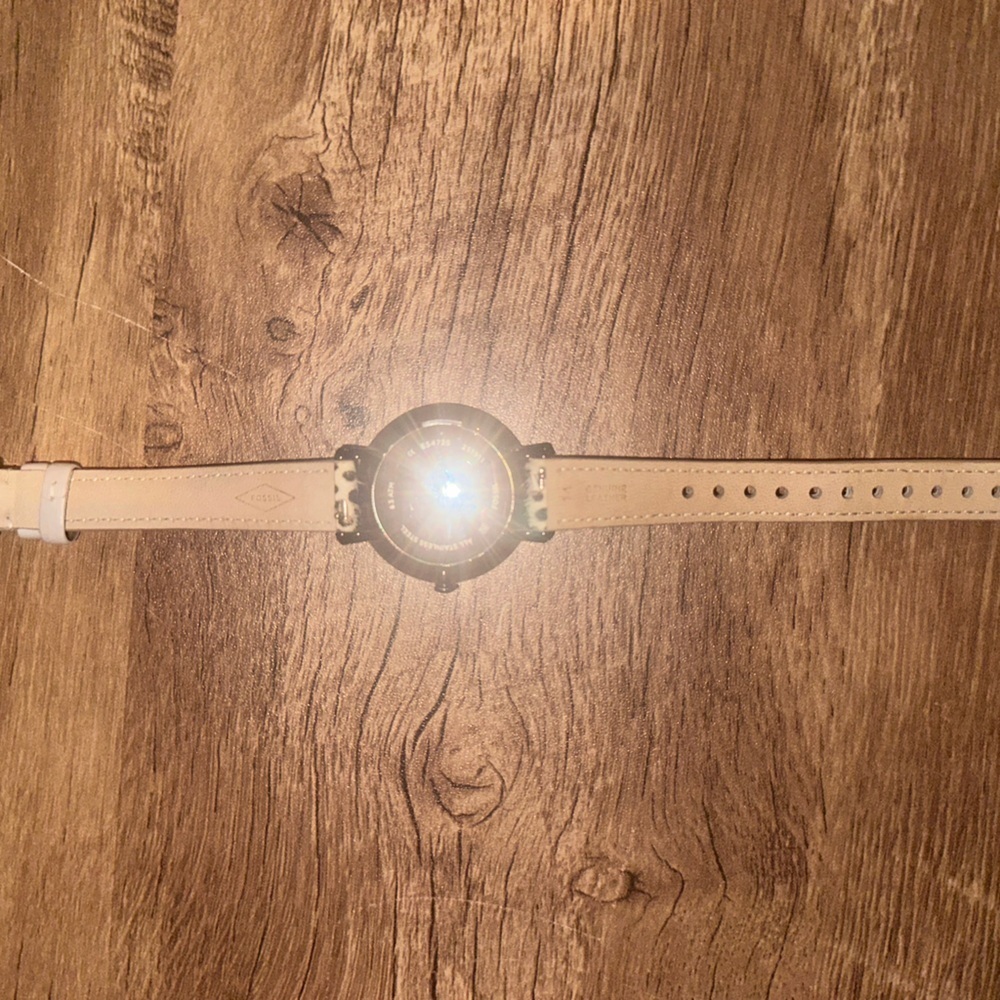 Women’s Fossil Watch - Picture 3 of 7
